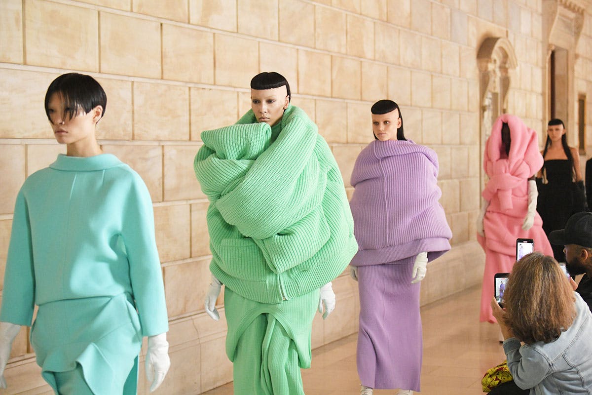 marc-jacobs-fw22-collection-beauty-4