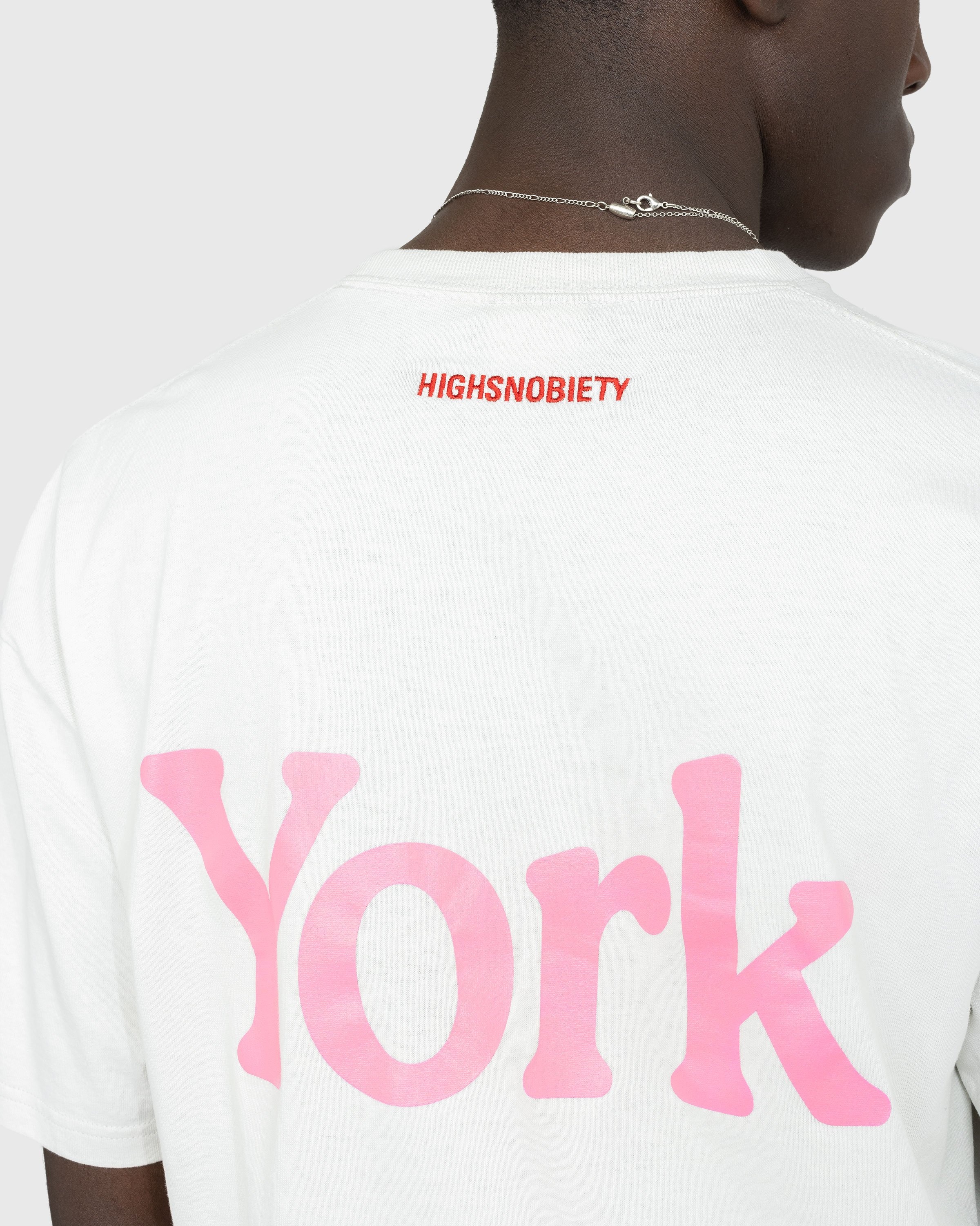 Highsnobiety – Neu York T-Shirt White - T-shirts - Grey - Image 5