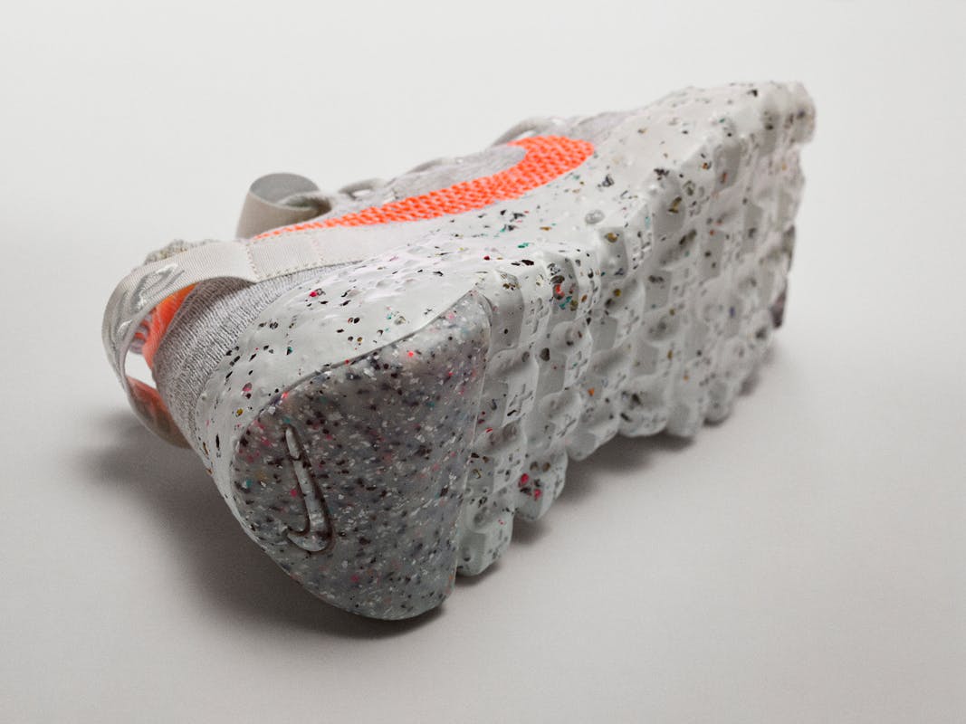 NIKE SPACE HIPPIE 4
