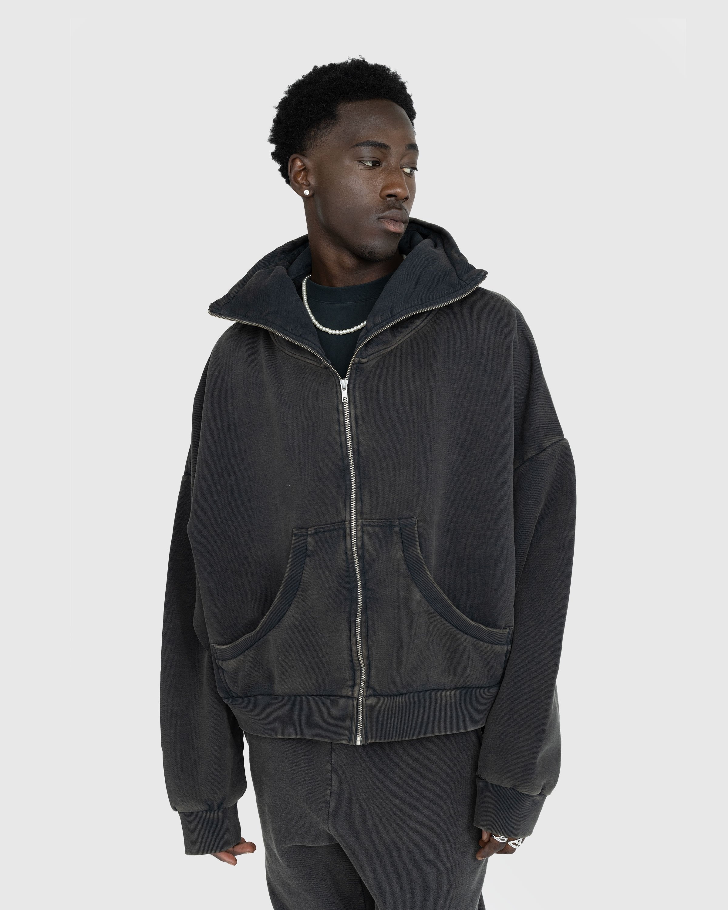 entire studios full zip (washed black)-