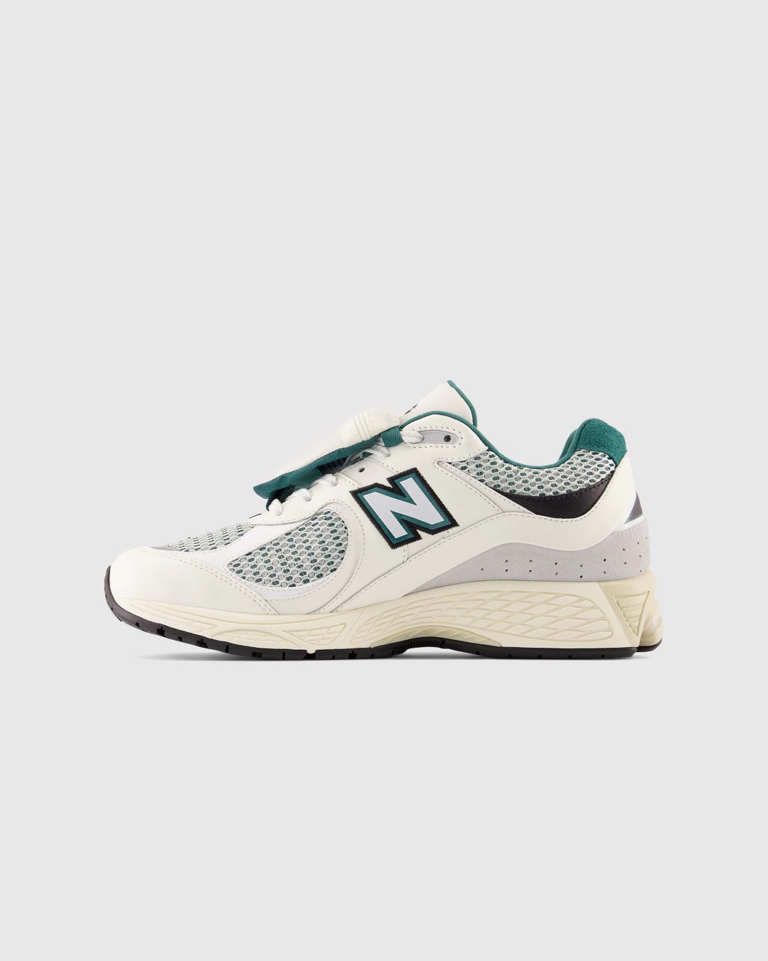 New Balance – M2002RVD Sea Salt - Low Top Sneakers - Grey - Image 2