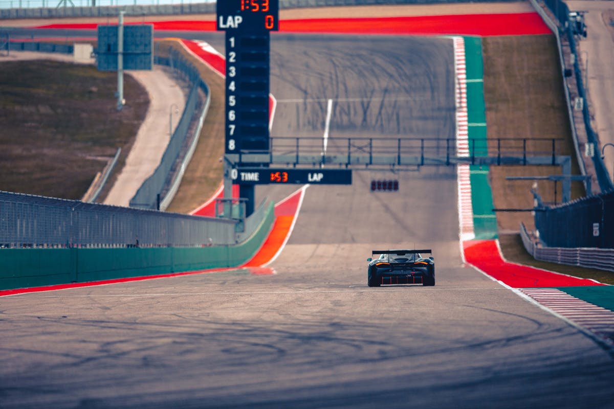 afternoon-driving-975000-racetrack-mclaren-720s-gt3x-09