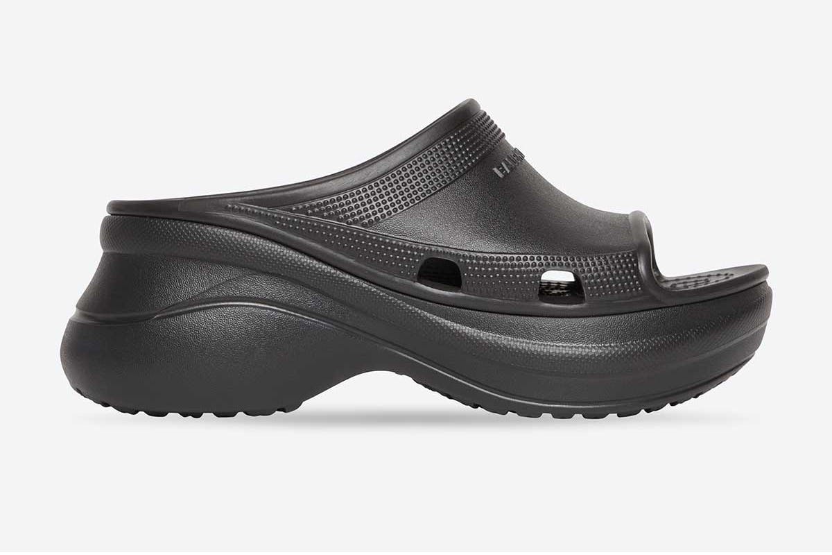 balenciaga-crocs-pool-slide-sandal-buy-collab- (8)