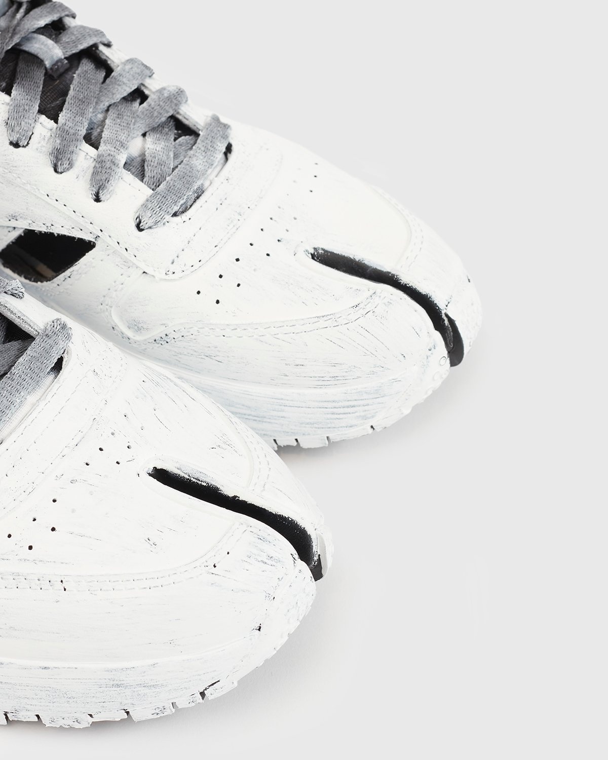 Maison Margiela x Reebok – Classic Leather Tabi Low Bianchetto - Sneakers - White - Image 4