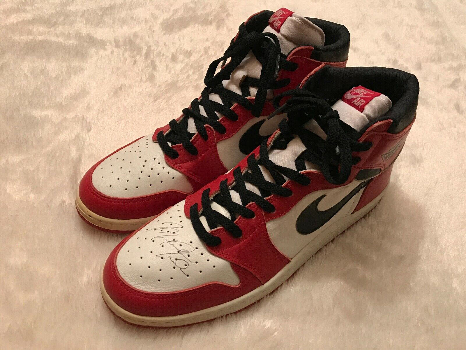Michael Jordan-Signed Air Jordan 1s Are for $1 Million on