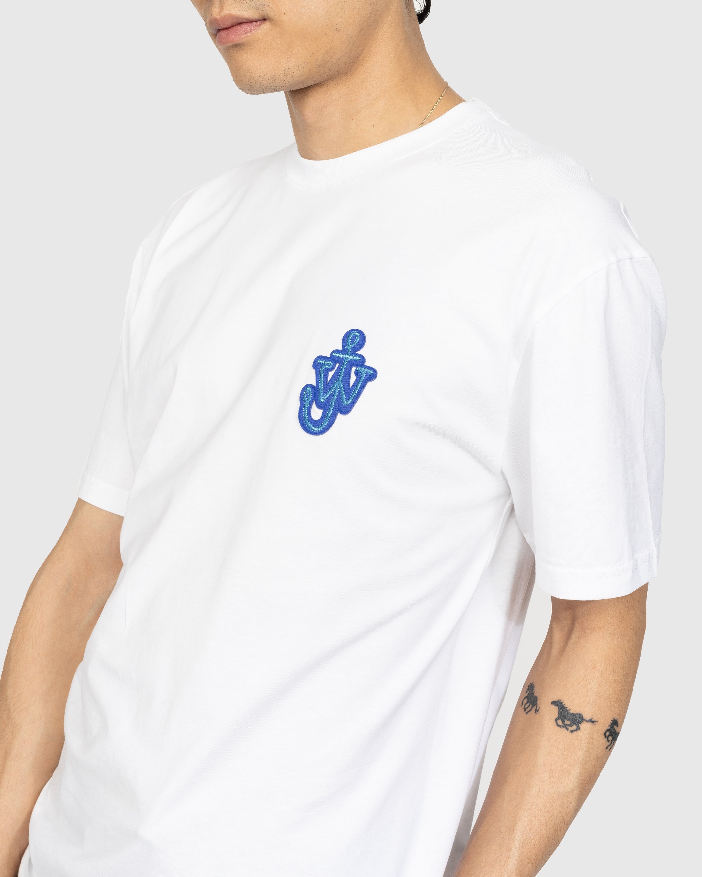 J.W. Anderson – Anchor Patch T-Shirt White - T-shirts - White - Image 4