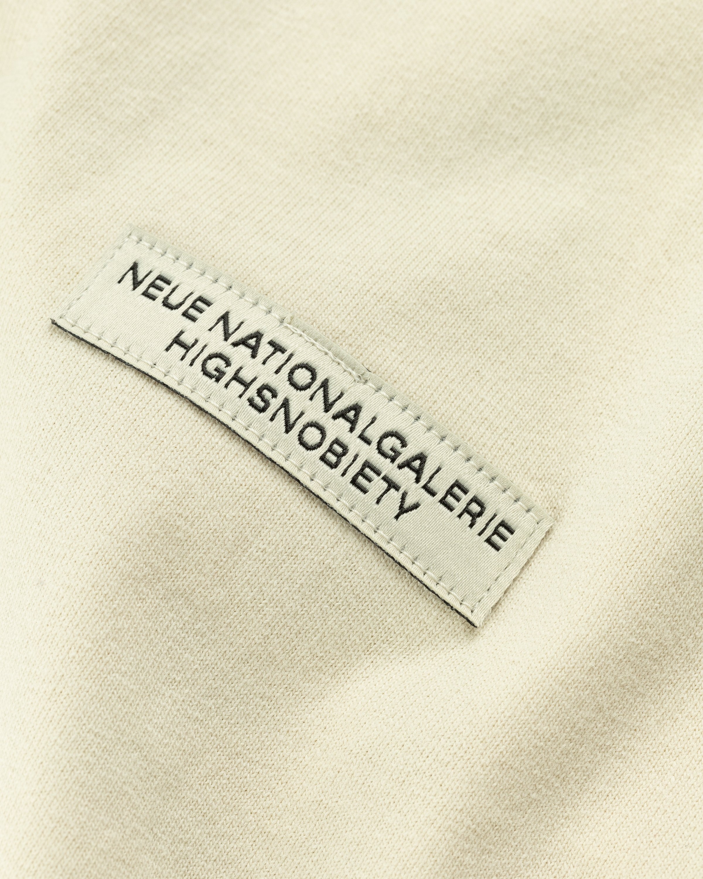 Neue Nationalgalerie x Highsnobiety – BERLIN, BERLIN 3 T-Shirt Off-White - Tops - Beige - Image 6