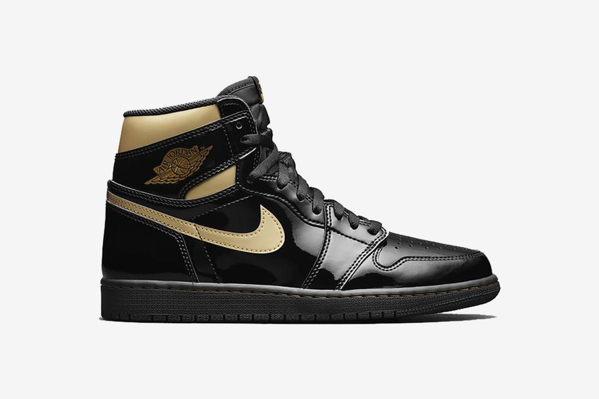 Nike black gold sneakers on sale