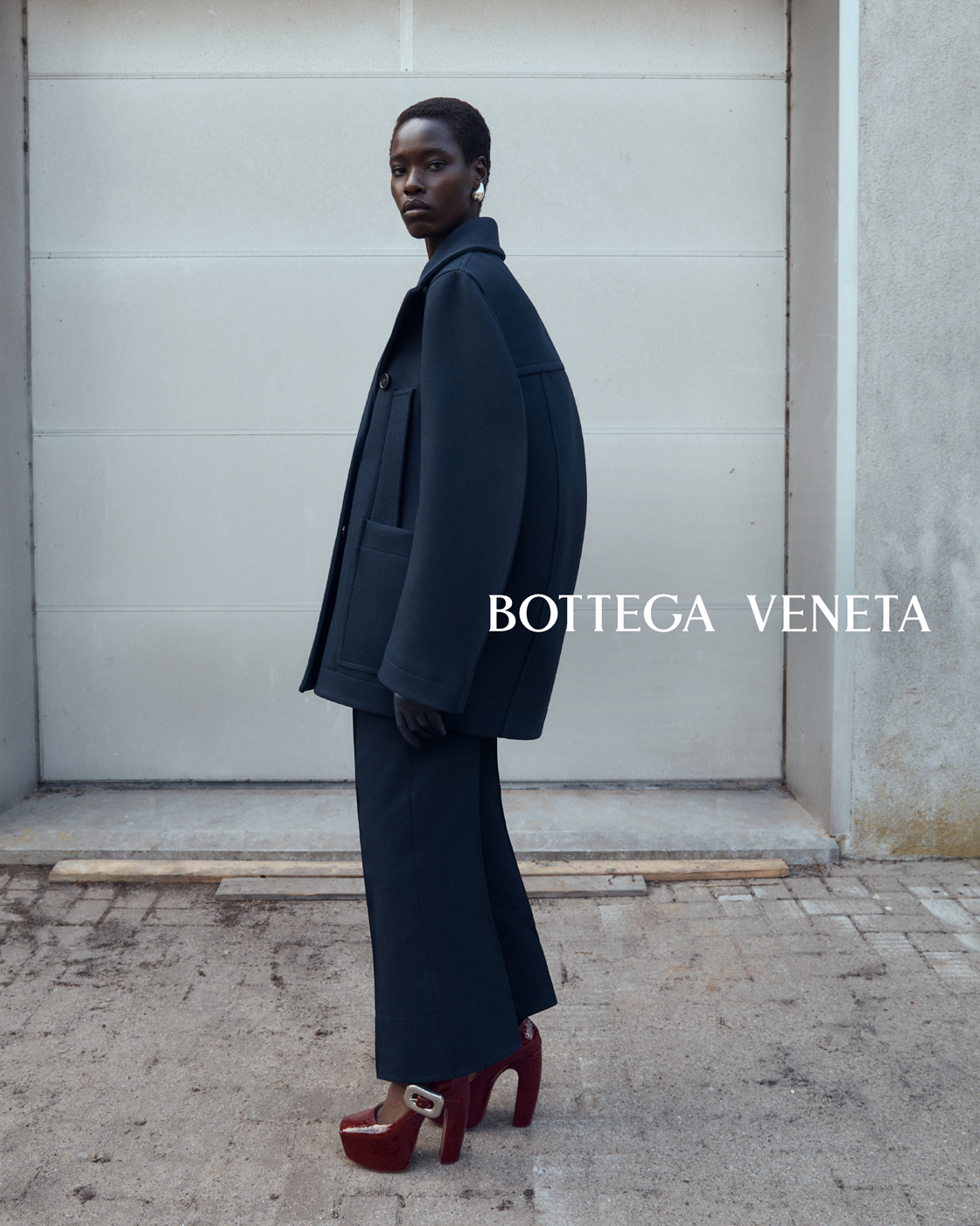 bottega-veneta-winter-2022-campaign zine (23)