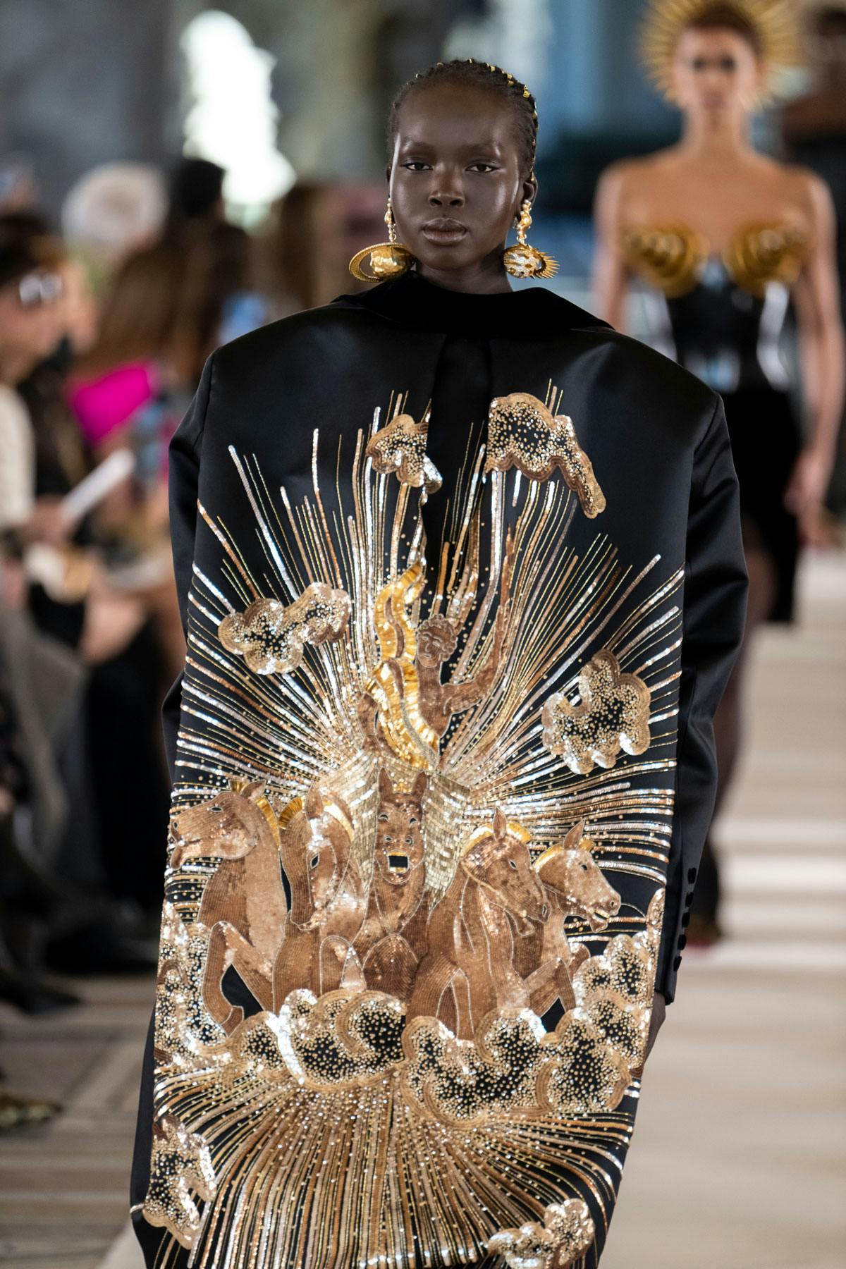 chanel-horse-schiaparelli-couture-02