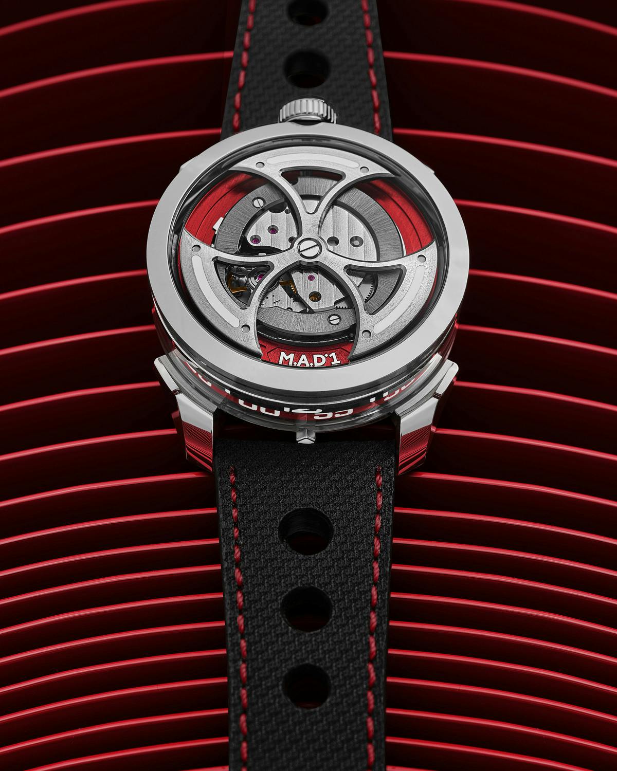 MAD-EDITION_MAD1_Lifestyle2_HRES