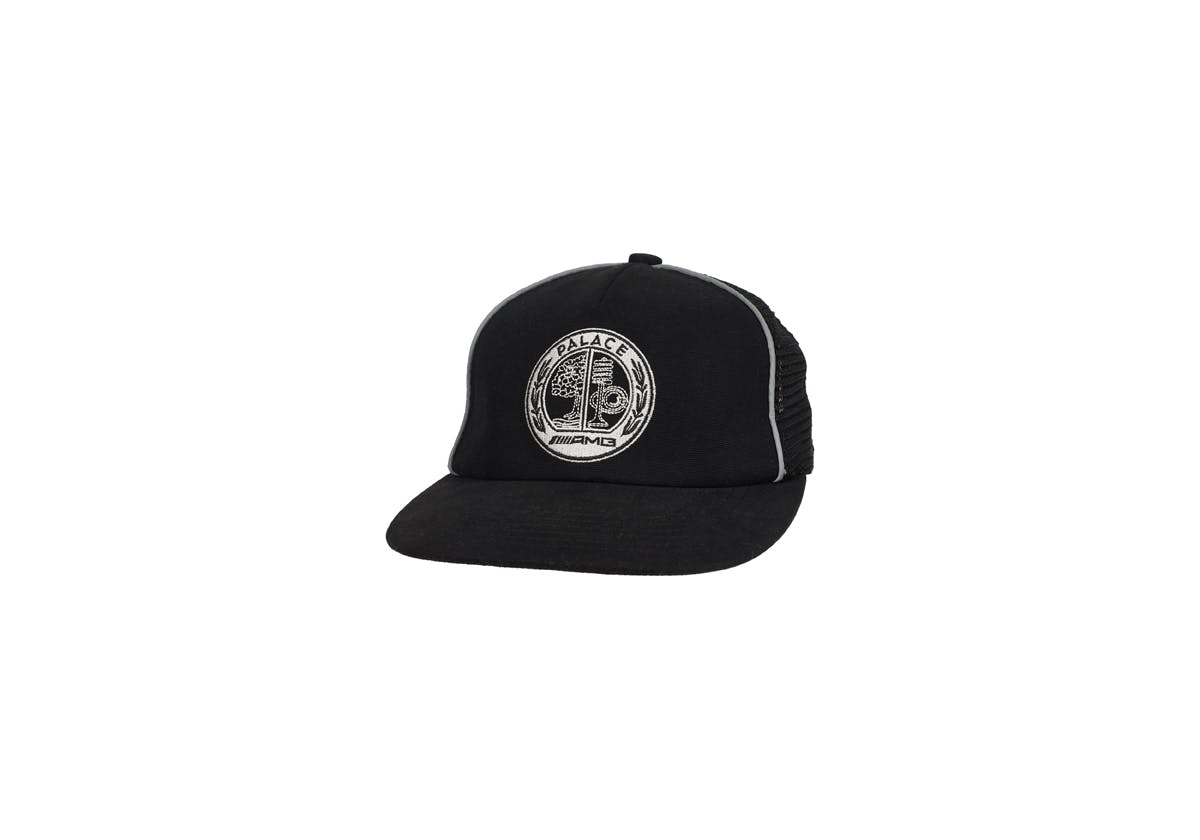 palace-skateboards-mercedes-amg-ss22-collab-cars (13)