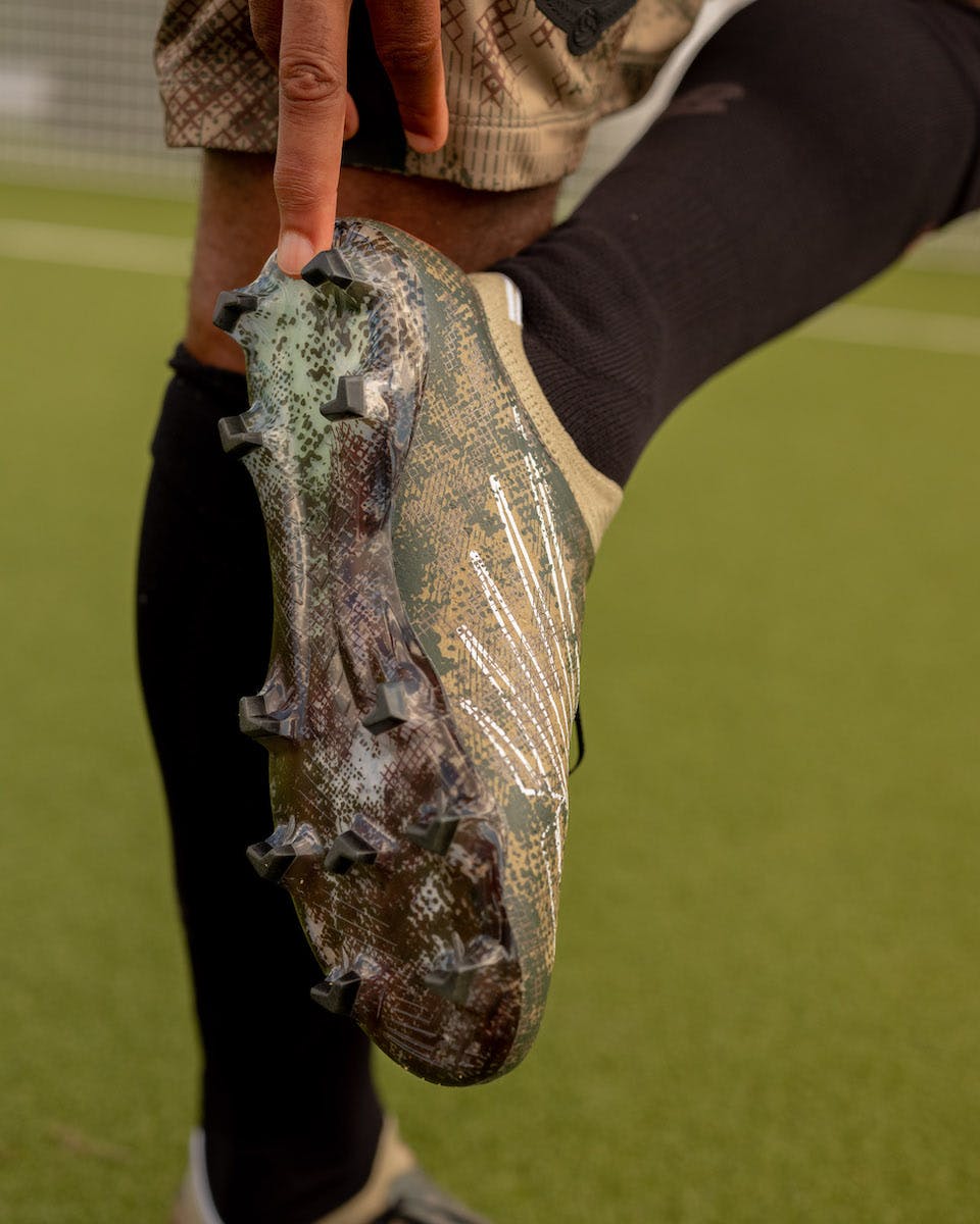 stone-island-new-balance-football-collaboration_6