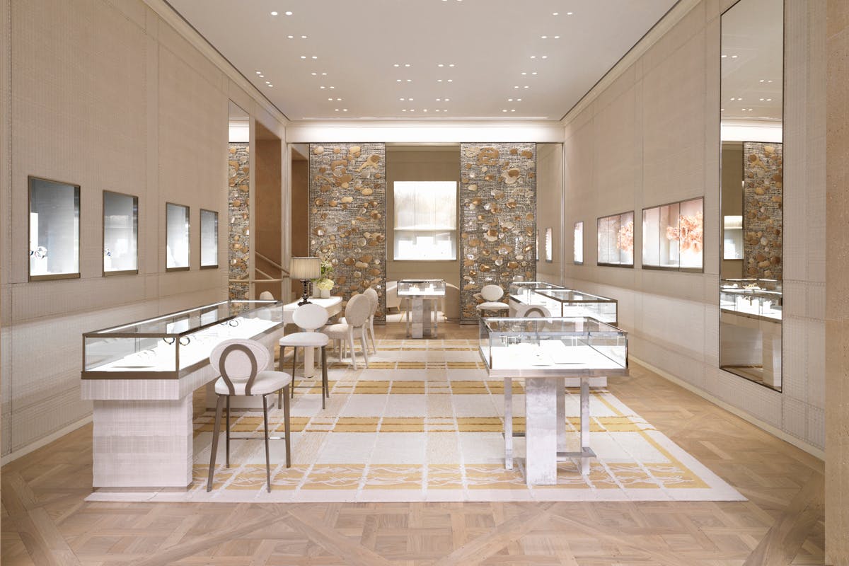 DIOR 30 MONTAIGNE inside cafe restaurant boutique store address (18)