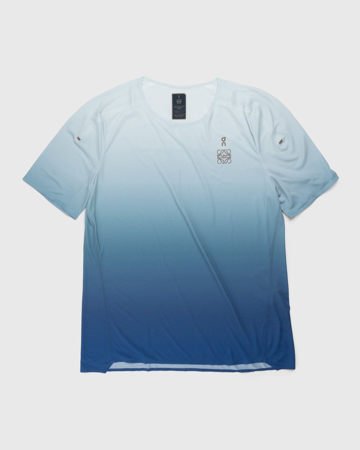 Loewe x On – Women's Performance T-Shirt Gradient Grey - T-Shirts - Blue - Image 1