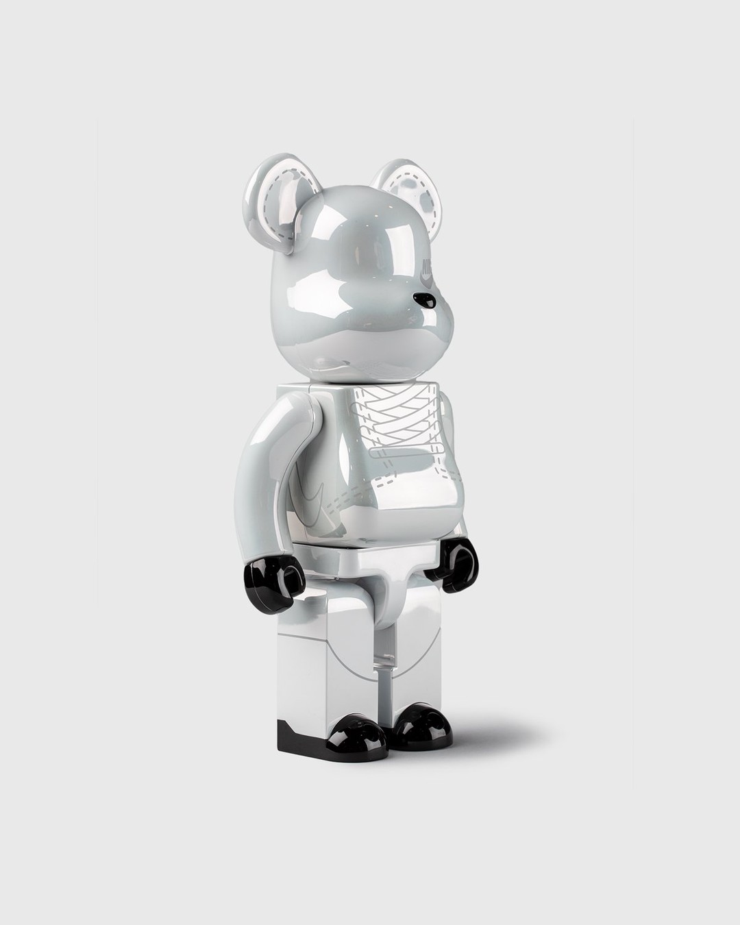 Medicom – Be@rbrick Nike SB 2020 1000% White - Toys - White - Image 4