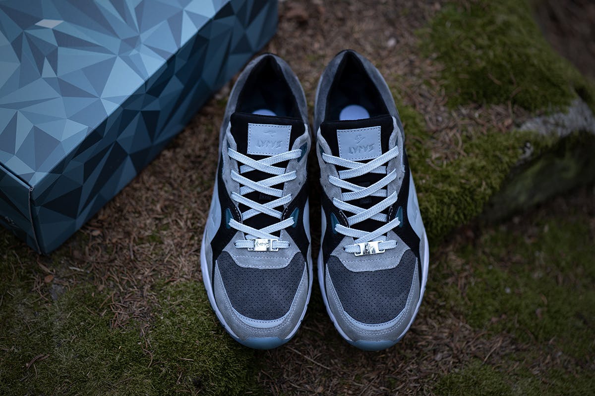daily-sneaker-roundup-4-22-2021-02