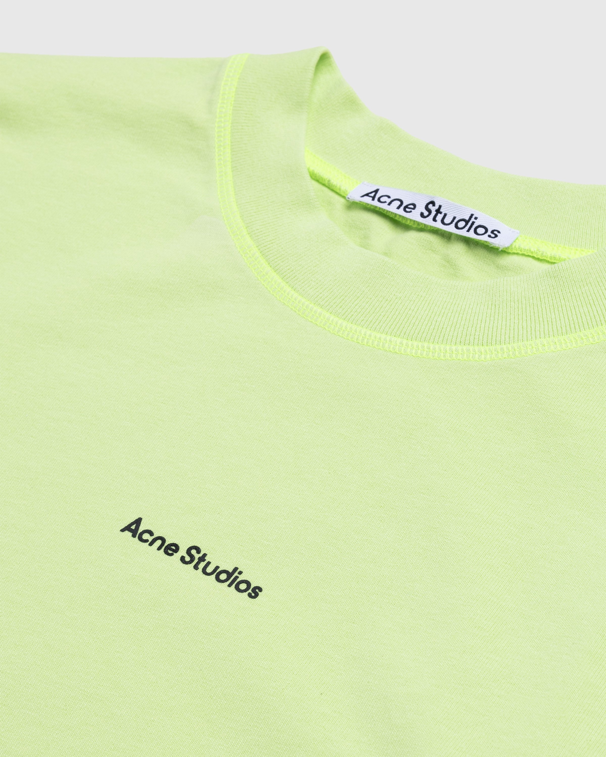 Acne Studios – Organic Cotton Logo Longsleeve T-Shirt Fluo Green - Longsleeves - Green - Image 5