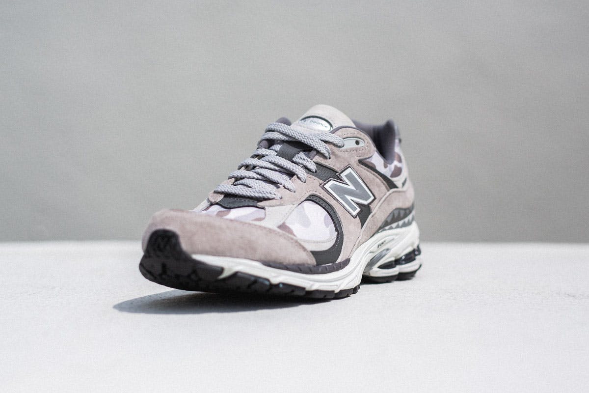bape-new-balance-2002r-release-date-price-05