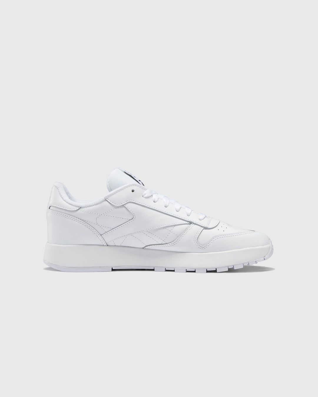 maison margiela x reebok classic leather tabi white