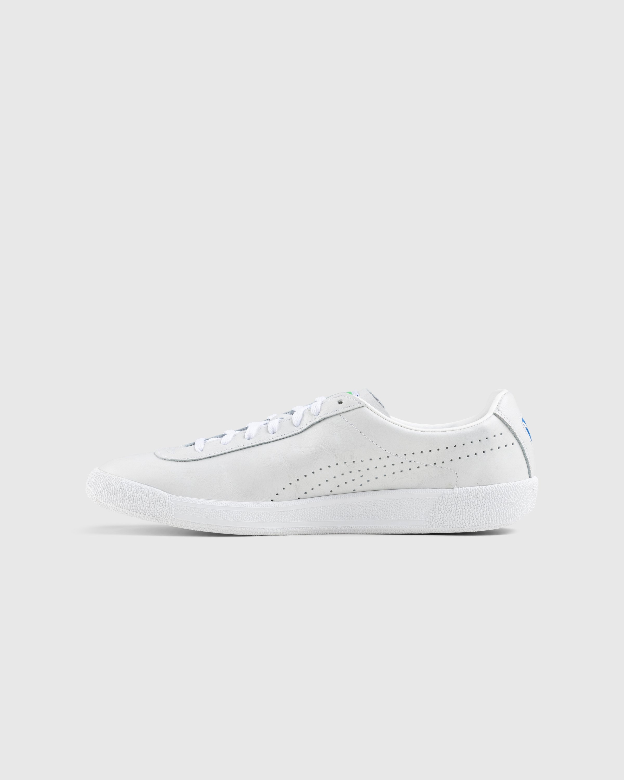 White and shop navy blue pumas