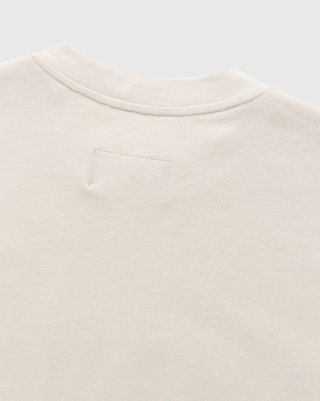 A-Cold-Wall* – Gradient Logo T-Shirt Bone - T-shirts - White - Image 3