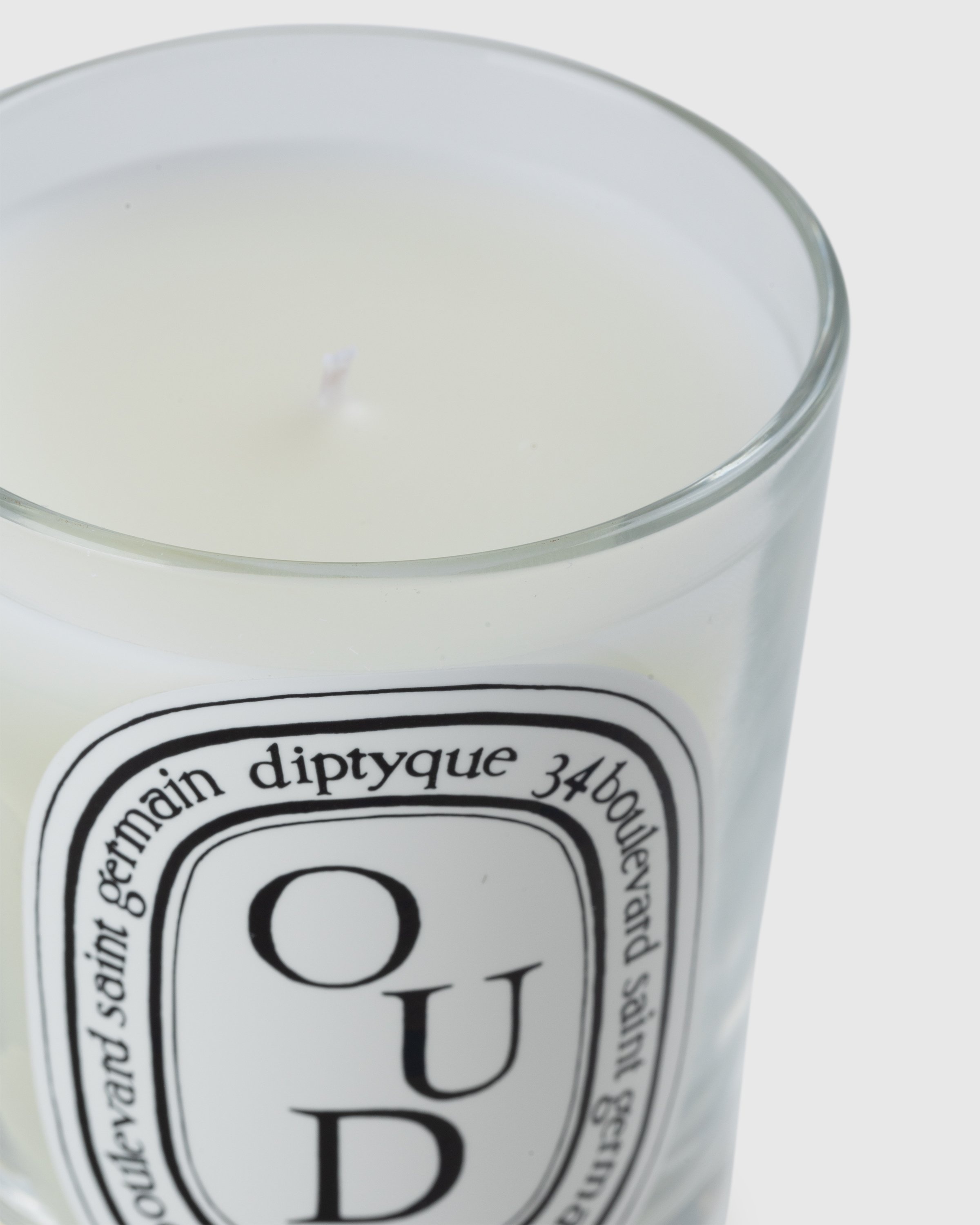 Diptyque – Standard Candle Oud 190g - Candles - White - Image 2