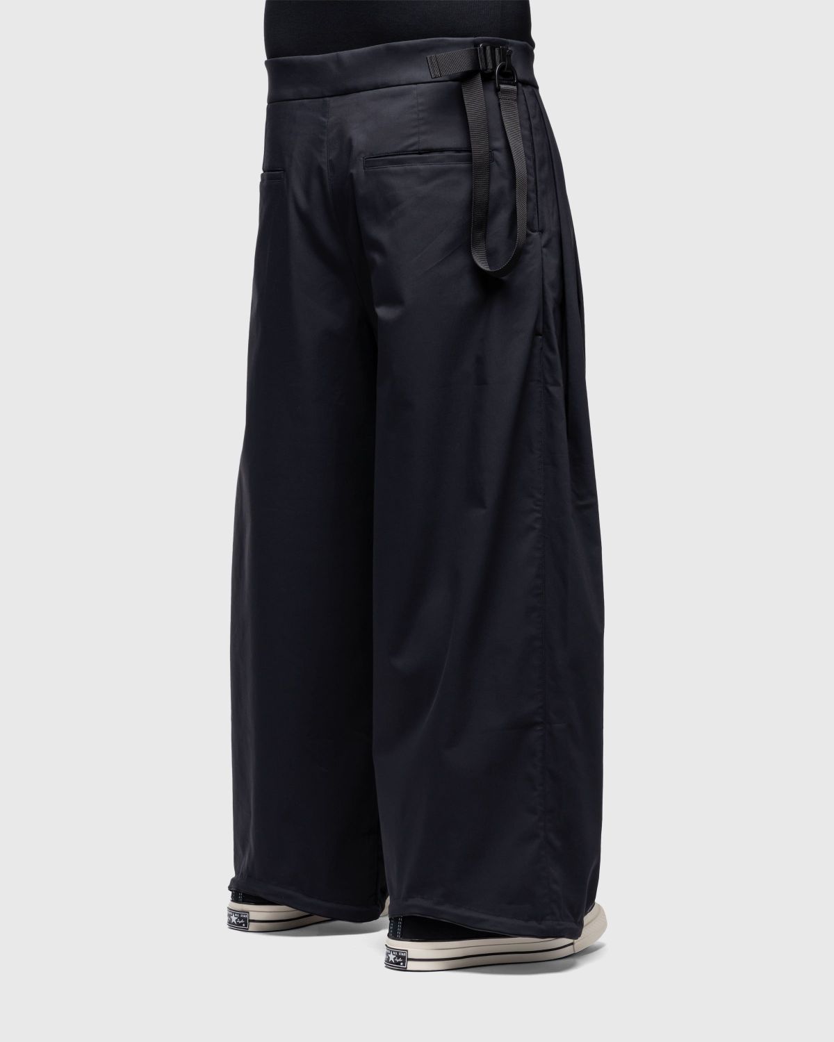 ACRONYM – P48-CH Micro Twill Pleated Trouser Black - Trousers - Black - Image 3