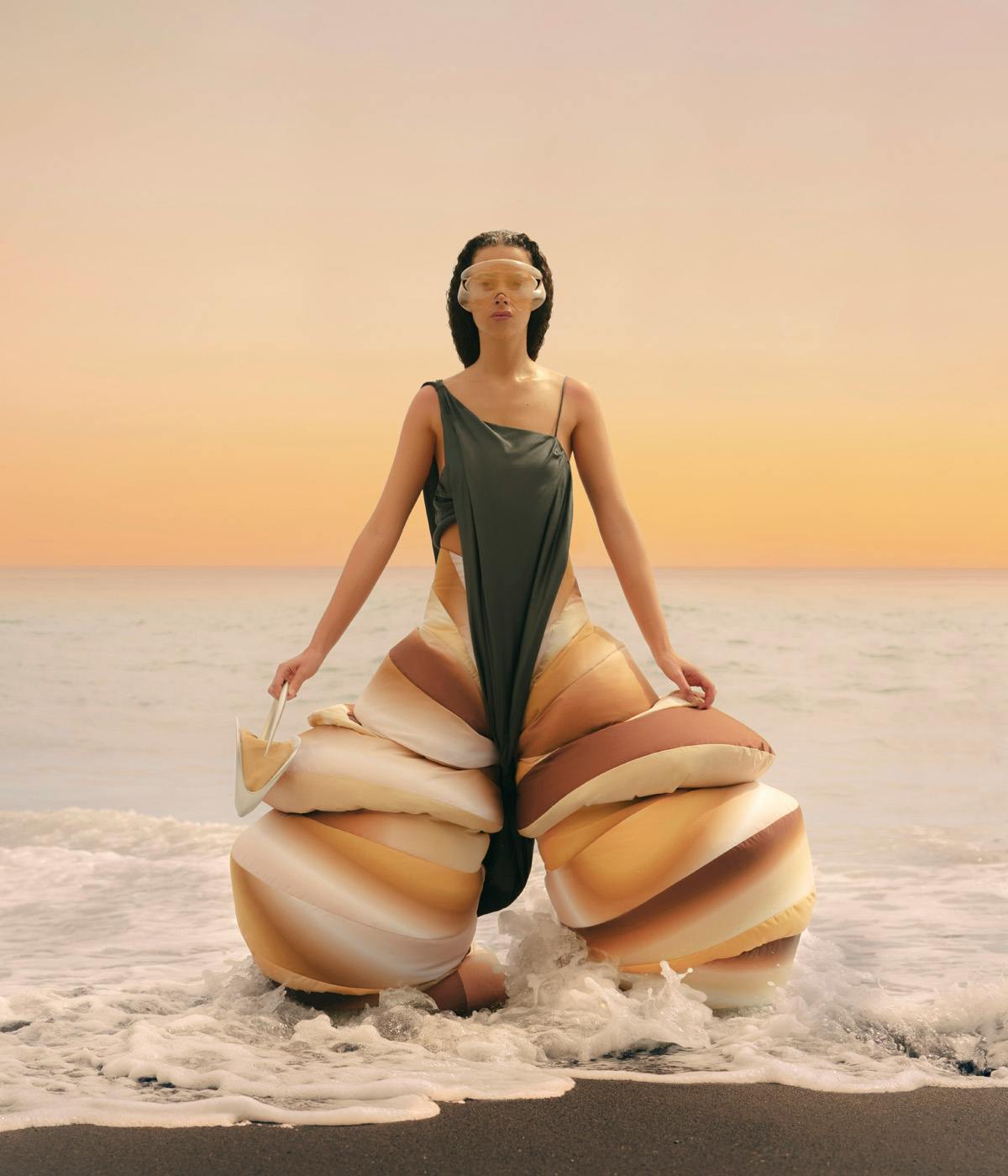 meet-the-emerging-designers-defining-todays-avant-garde-izzy-du-03