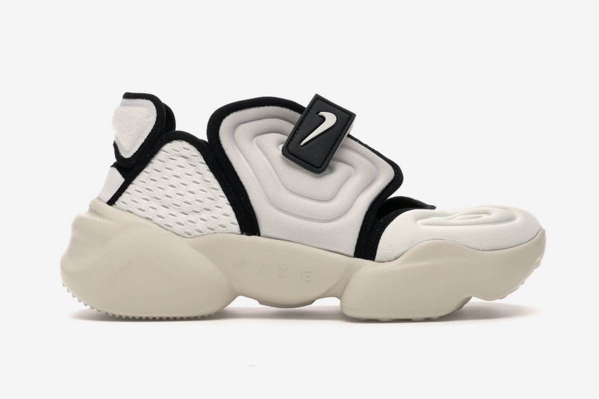 Nike 2 toe shoes shop