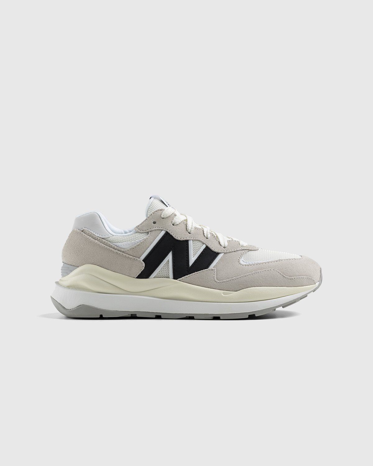 New Balance – M5740CBC Sea Salt - Sneakers - Grey - Image 1