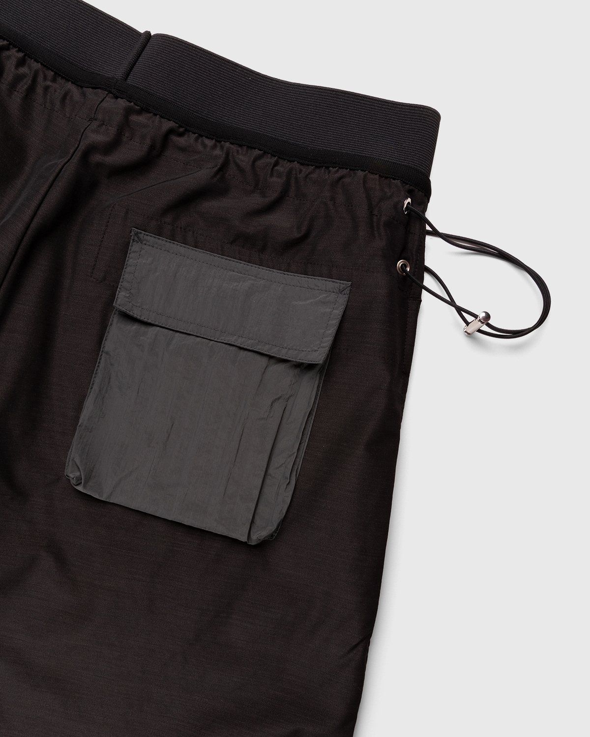 Arnar Mar Jonsson – Hraun Work Short Charcoal - Shorts - Brown - Image 5