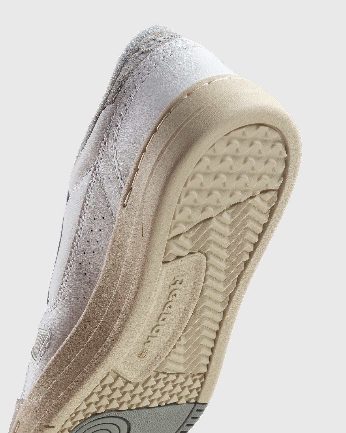 Reebok – LT Court Cloud White / Pure Grey 3 / Alabaster - Sneakers - White - Image 6