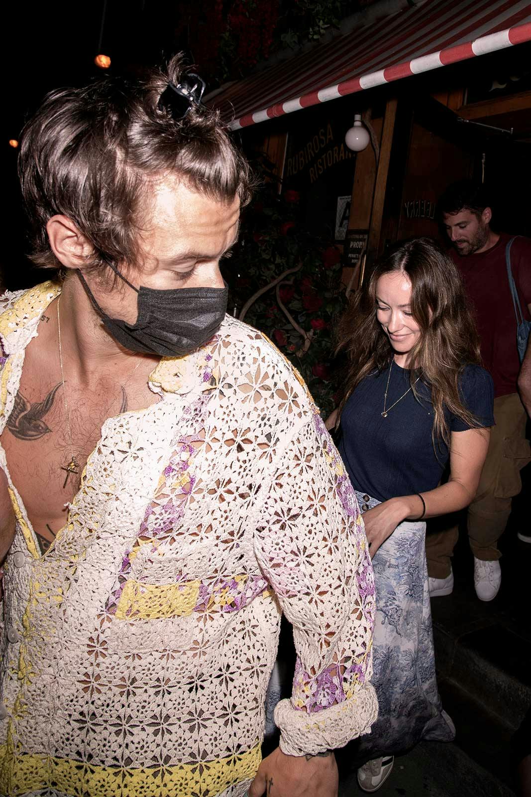 harry-styles-2022-outfit-olivia-wilde-nyc-1