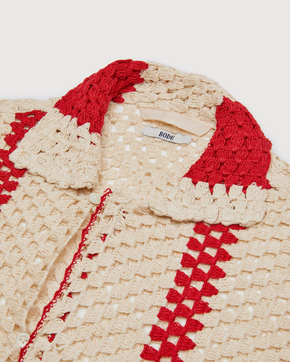 bode – Crochet Big Top Shirt White Red - Shirts - Beige - Image 4