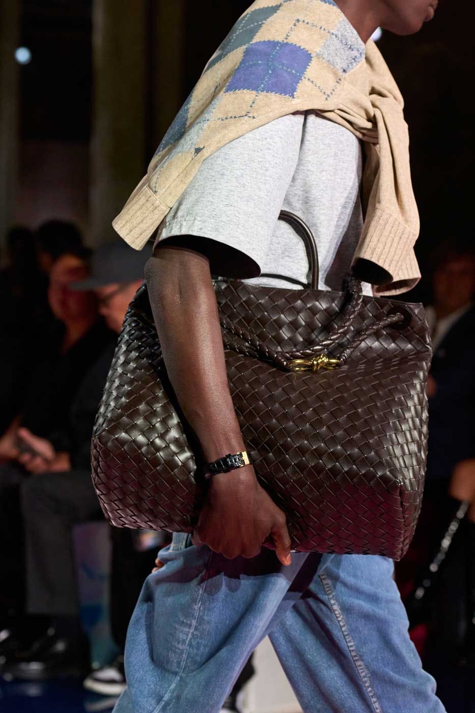 bottega-veneta-ss23-collection-leather (4)