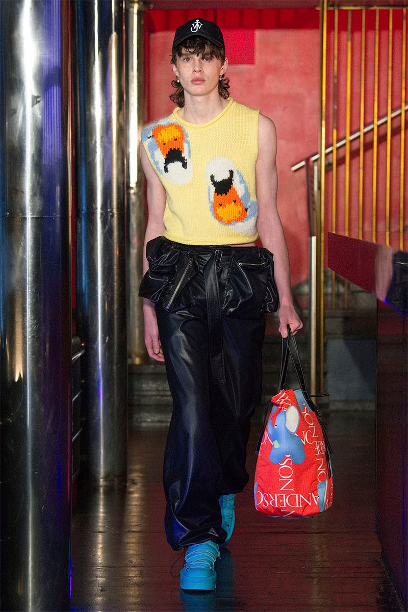 jw-anderson-fw22_0009_JWA - MAW22 - LOOK 49