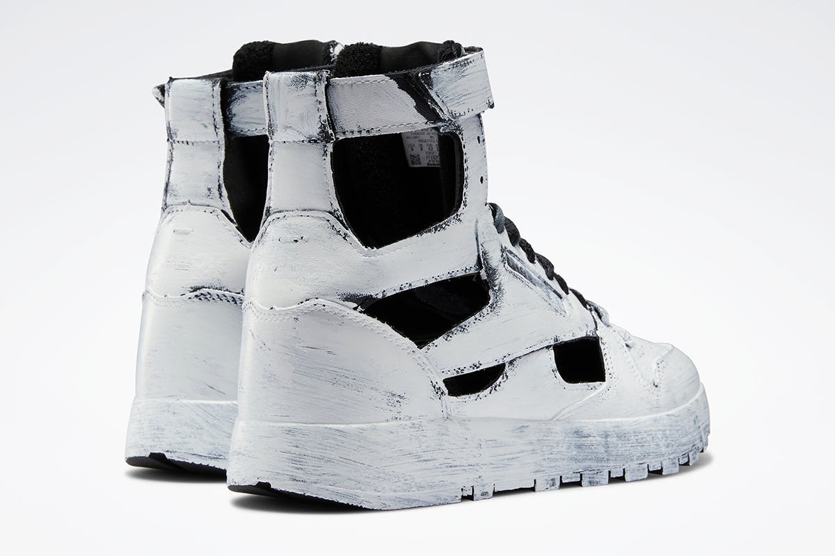 Maison Margiela Reebok Classic Leather Tabi High (2)