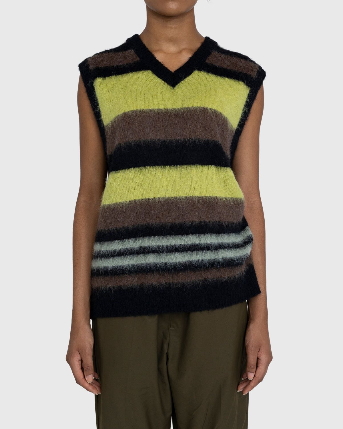 Highsnobiety – Striped V-Neck Sweater Vest Black - Knitwear - Black - Image 2