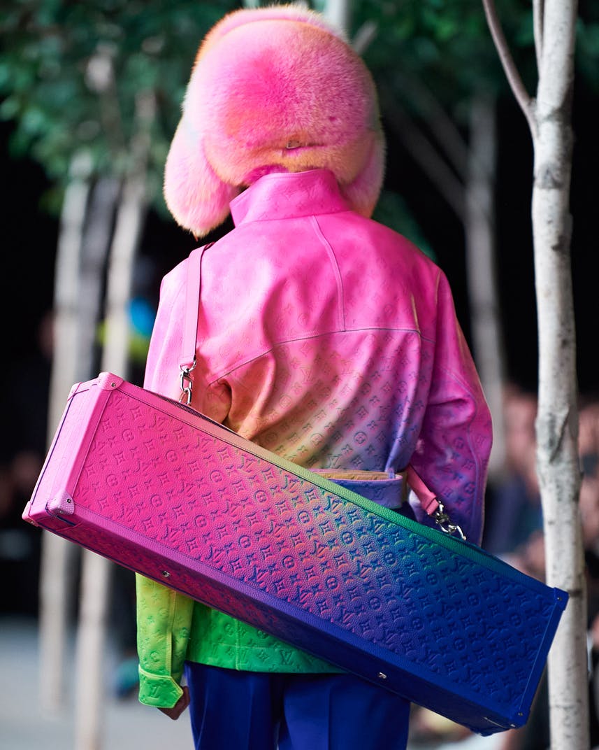 virgil-abloh-louis-vuitton-ss22-collection-details-nike (58)