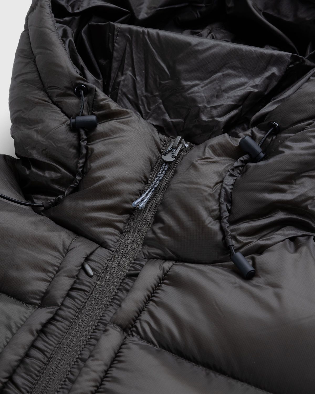 ROA – Heavy Down Jacket Olive | Highsnobiety Shop