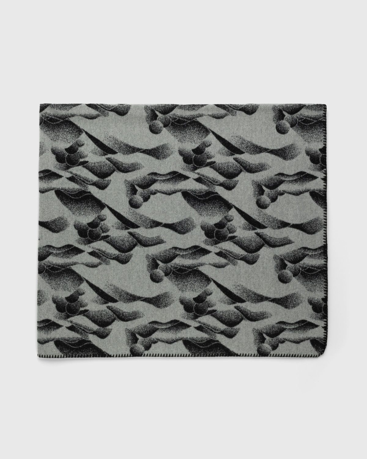 And Wander – Mountain Camo Wool Blanket Lar - Lifestyle - Black - Image 2