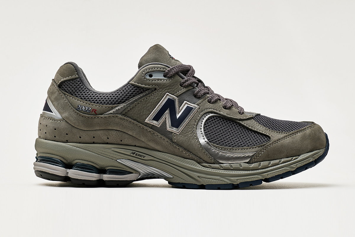new-balance-2002r-release-date-price-01