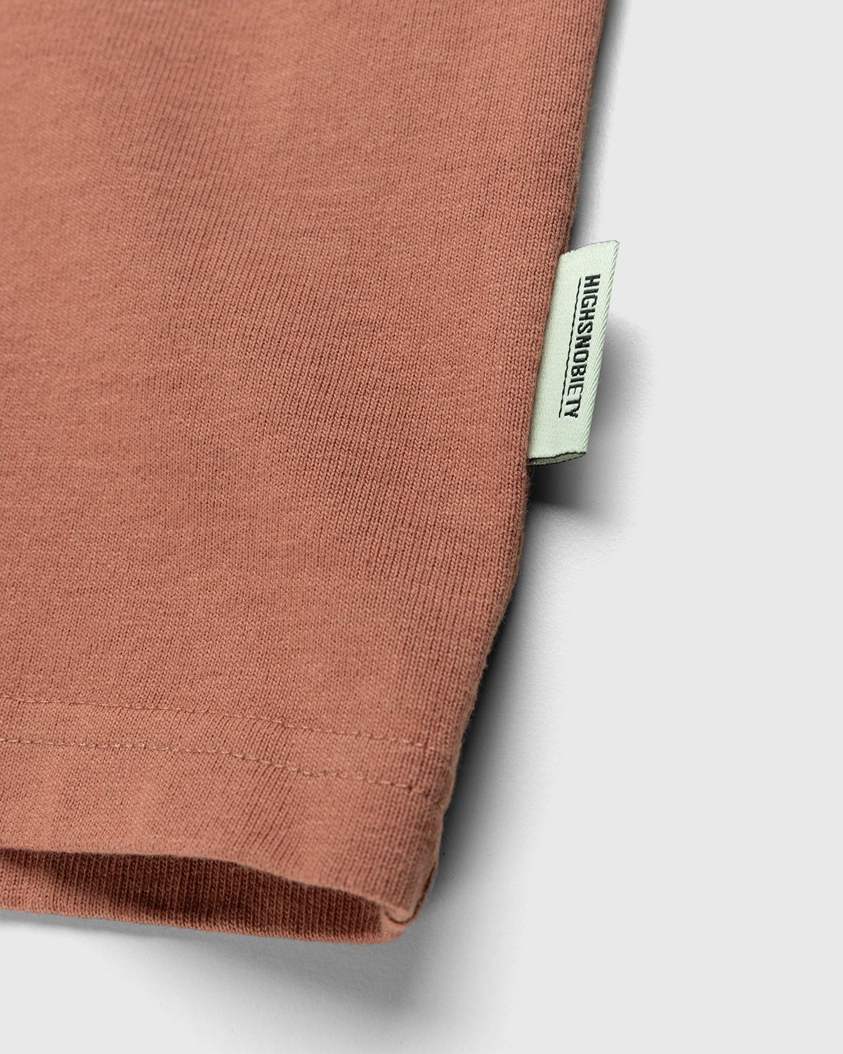 Highsnobiety – Logo T-Shirt Mauve - T-shirts - Pink - Image 4
