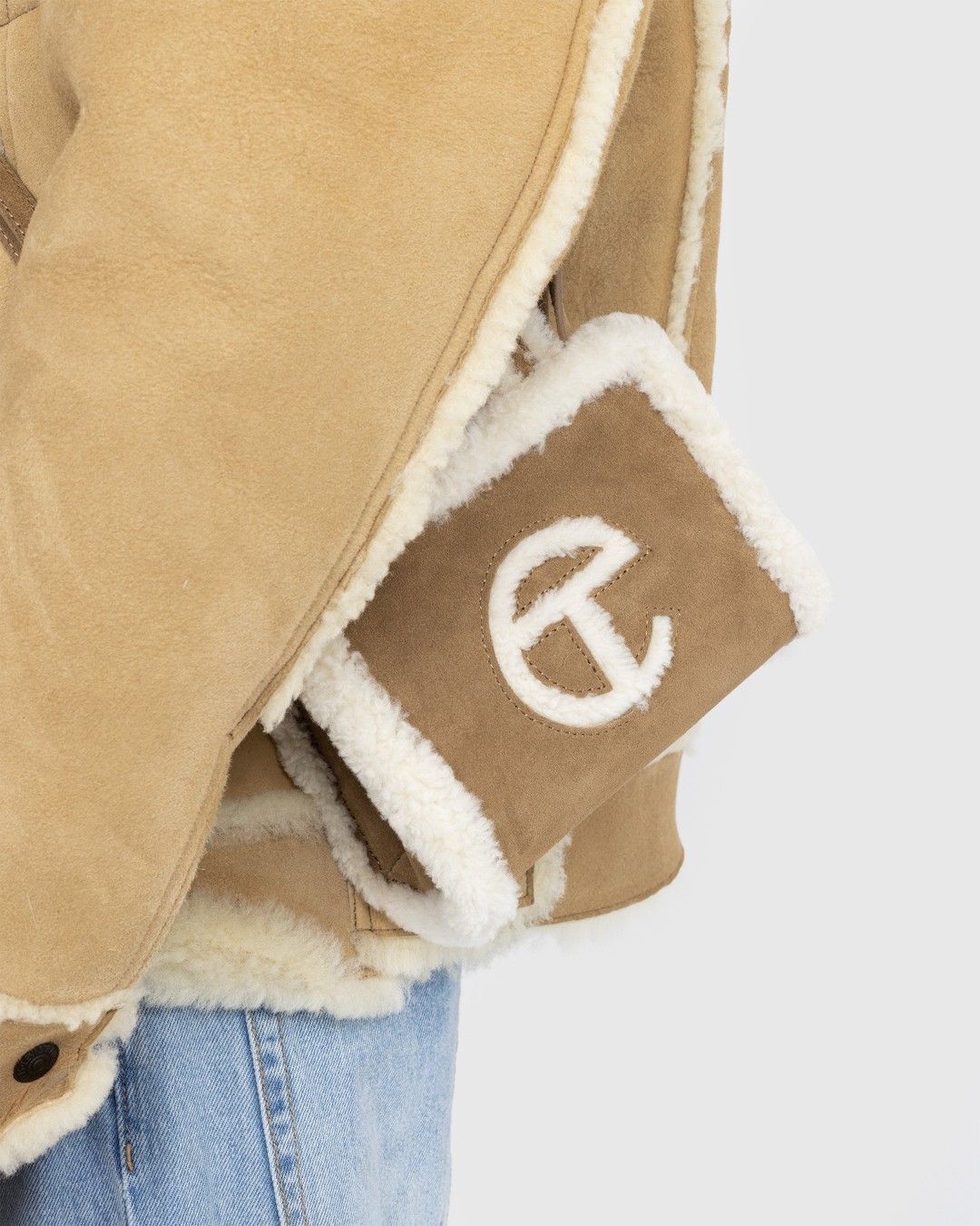 Ugg x Telfar – Suede Small Shopper Chestnut - Bags - Brown - Image 4