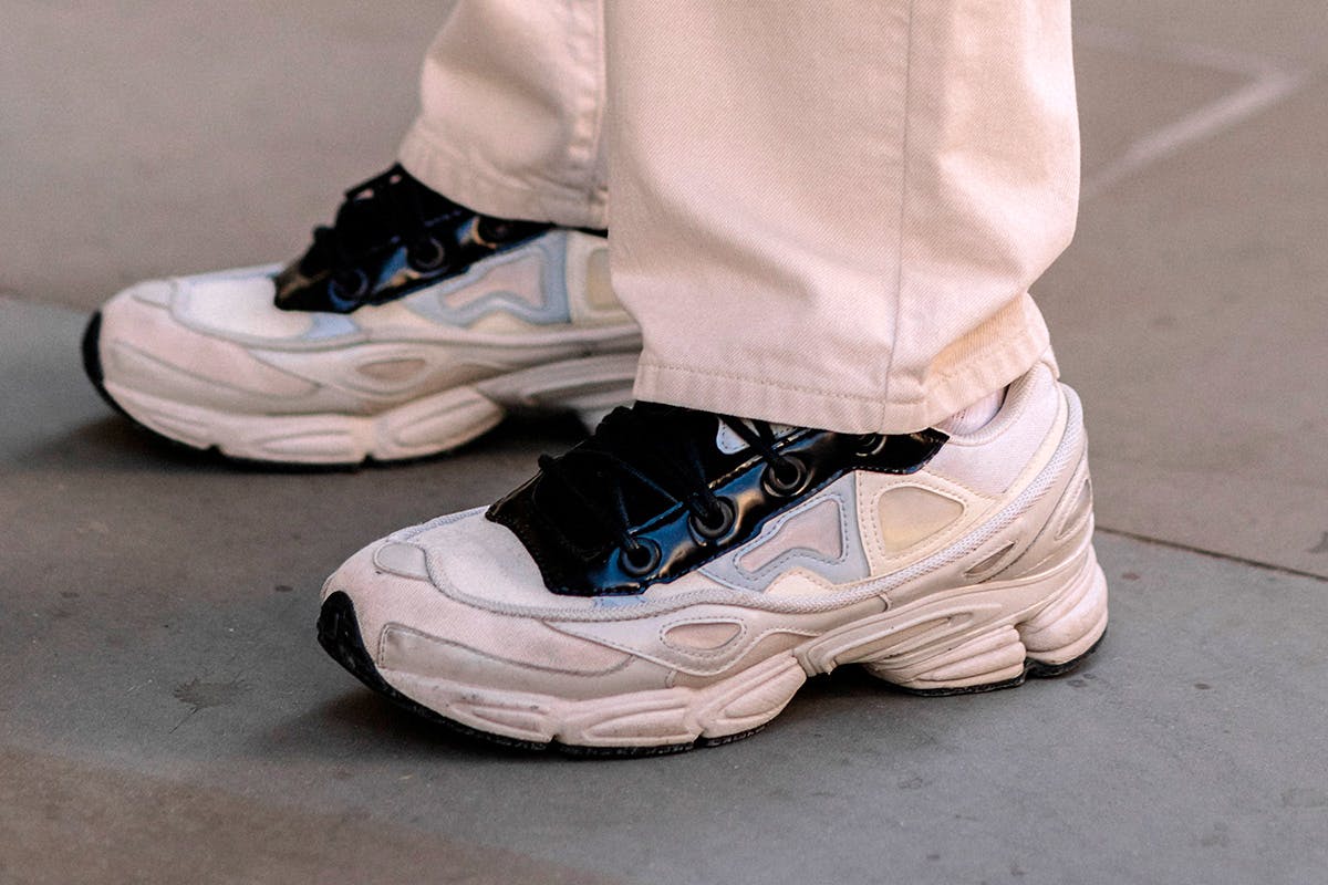 Raf отзывы. Adidas Raf Simons 2020. Adidas Raf Simons Antei. РАФ Сименс Ozweego. РАФ Симонс 2023 кроссовки.