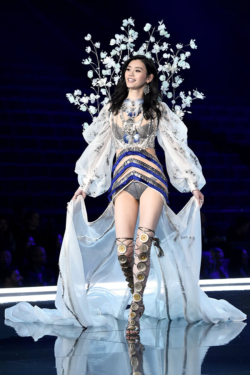 victorias secret fashion show 2017 every look victoria's secret fashion show