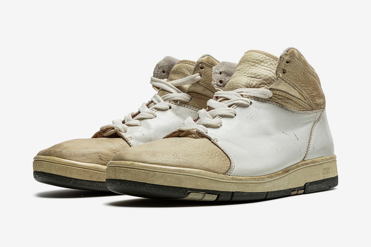 stadium-goods-christies-original-air-sneaker-auction-10