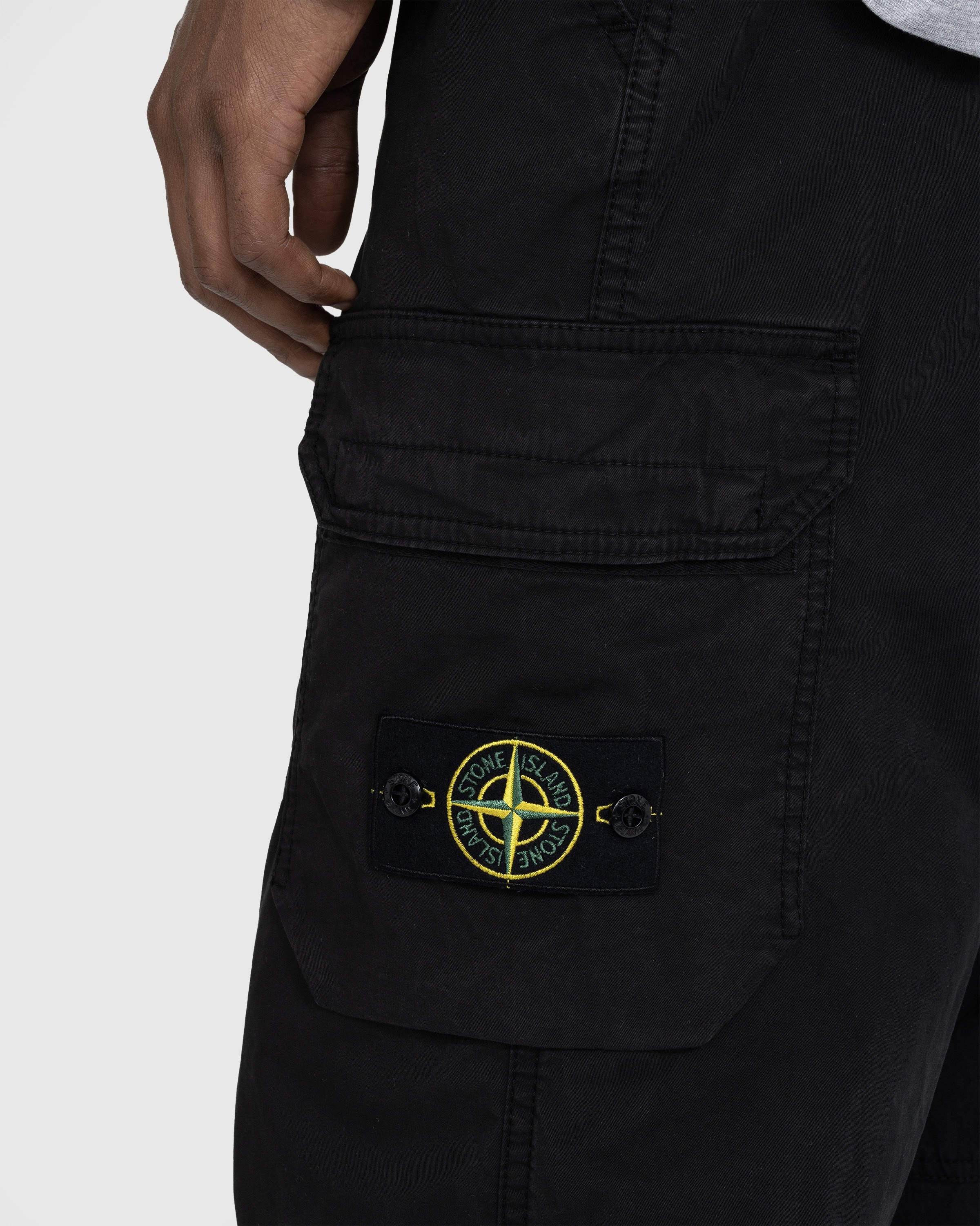 Stone Island – Stretch Cotton Gabardine Cargo Pants Black - Pants - Black - Image 4