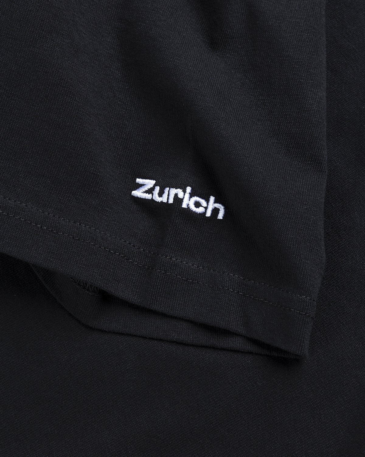 Highsnobiety – GATEZERO Crest T-Shirt Black - Tops - Black - Image 4